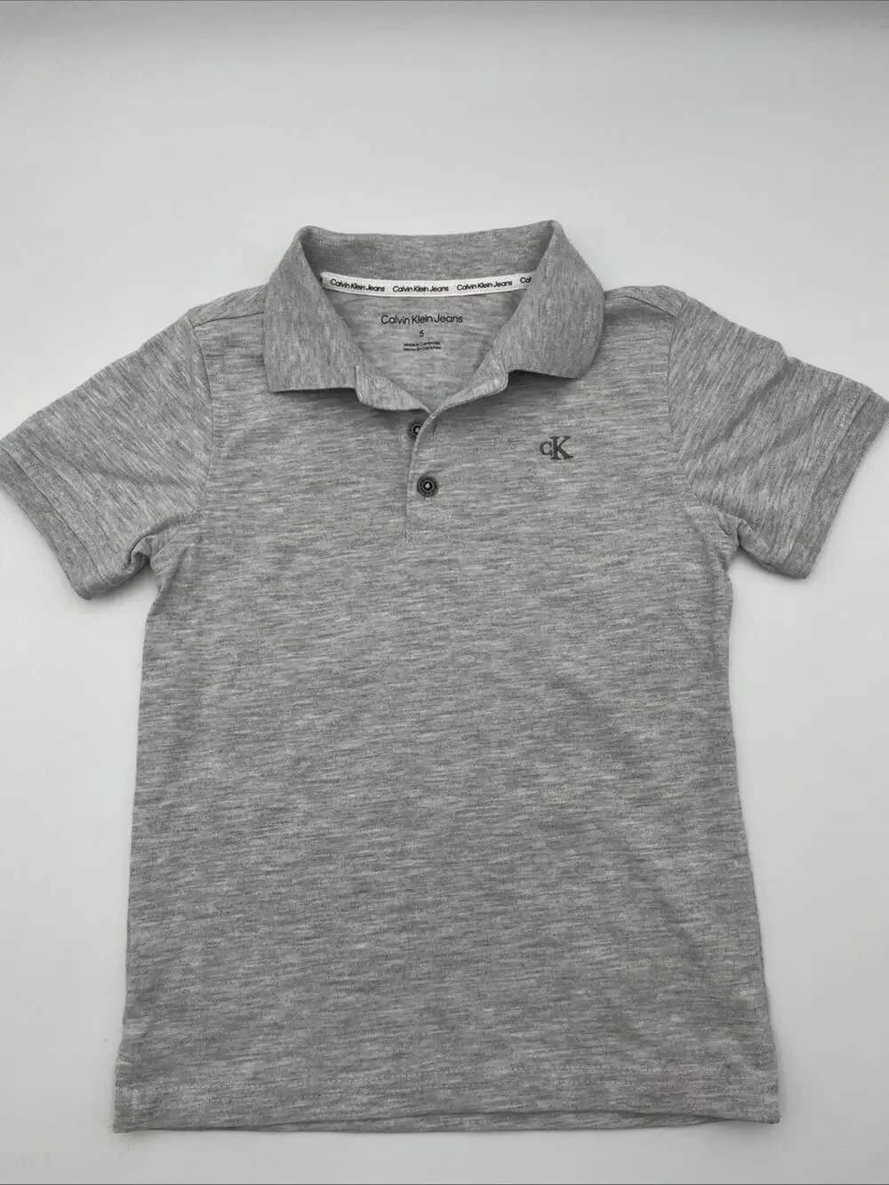 EXCELLENT Condition!! Calvin Klein Boys Polo Shirt. Size 5. Heather Gray.